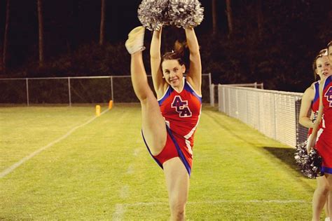 Pin By Armando Cortez On Heel Stretch Cheerleading Cheer Pictures Nfl Cheerleaders