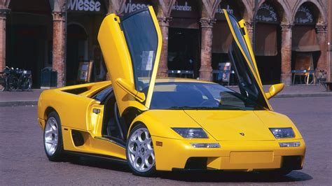 Descubrir 103 Imagen Lamborghini Doors Abzlocalmx