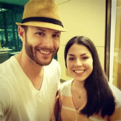 Jensen Ackles With A Fan 05292015 X J2 With Fans And Friends