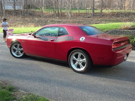 This is a great looking modern day muscle car with tungsten alloy rims, dual chrome tip exhaust, 5.7l hemi, leather interior, 6 speed manual transmission and much more. 2012 Dodge Challenger - Pictures - CarGurus