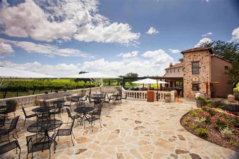 a weekend guide the best wineries in fredericksburg texas landry has landed