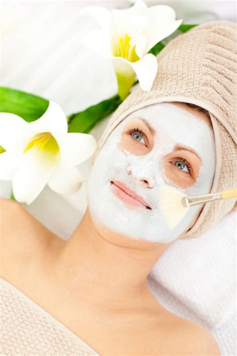 6 Natural Facials For Radiant Skin