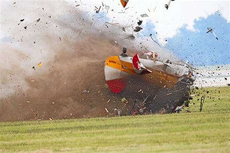 Ohio Air Show Resumes After Stuntwoman Pilot Die The Mercury