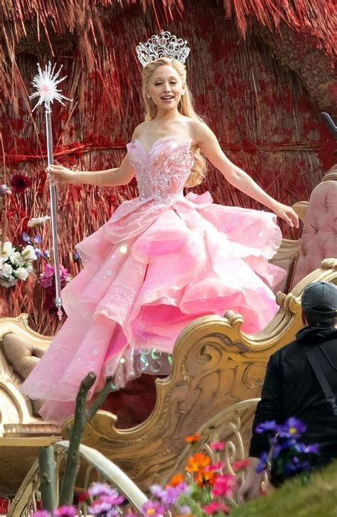 Ariana Grande Seen On Set Of Wicked Movie For First Time News Com Au Australias Leading