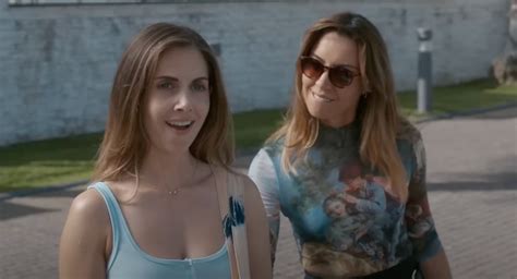 ‘spin Me Round Trailer Alison Brie And Aubrey Plaza Go Wild In Italy