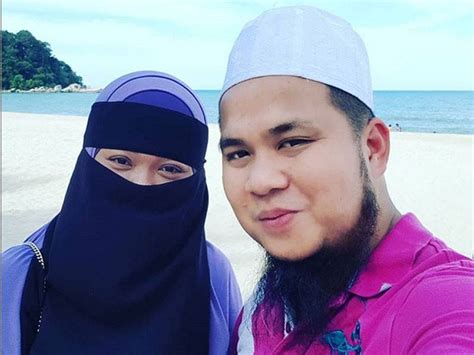 Selama ini, saya kongsi di facebook (fb) dan instagram (ig) sahaja. Ustaz Ebit Lew sedih tidak cam baju anak