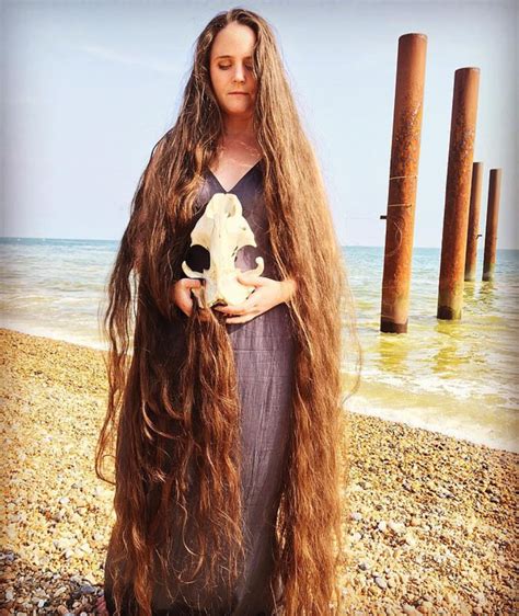 Real Life Rapunzel With 6 Foot Long Hair Stopped Washing Her Hair When She Was 13 Small Joys