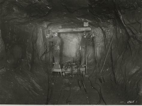 Looking Down The Fisher Hill Mine Shaft Inside Republic Steel Mines In