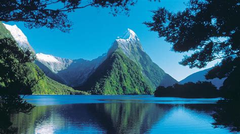 Milford Sound New Zealand Traces Of The Sea In The Green Valley Of The Snowy Mountains