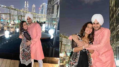 शादी के बाद नेहा कक्कड़ और रोहनप्रीत सिंह की पहली दिवाली दुबई से की दिवाली की तस्वीरें साझा
