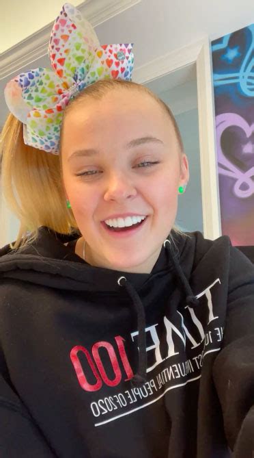 Jojo Siwa Officially Comes Out As Lgbtq After Dropping Hints With Best