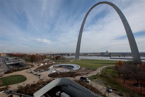 St Louis Reconnects With The Gateway Arch And Its Pioneer Spirit The