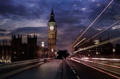 Big Ben Clock Tower Londres En Angleterre Photo Premium