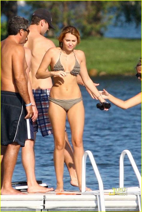Miley Cyrus Bikini Bod In Michigan Photo 2565742 Bikini Liam