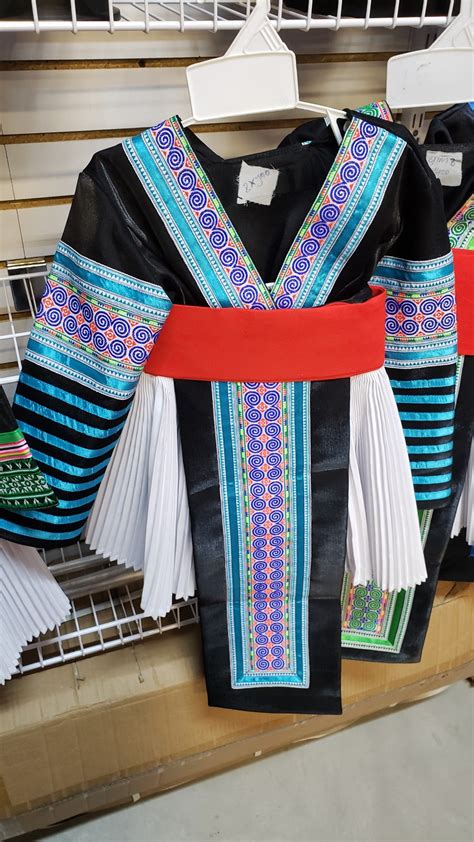 little-girl-hmong-traditional-dress-blue-traditional-dresses,-blue