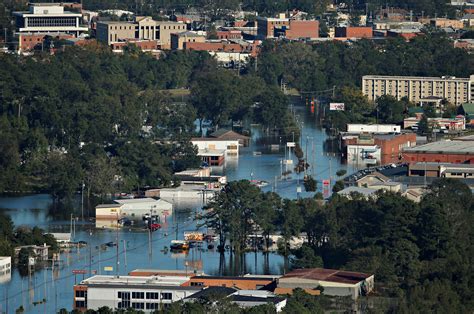 As Hurricane Matthews Damage Mounts Many Victims Dont Have Flood