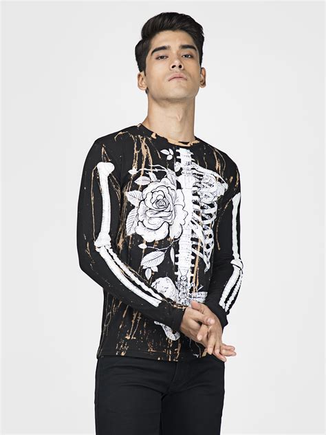 Adored by fashion fans and value seekers alike. Buy Black & White Skeleton Bleach T-Shirt for Men Online at Best Price | Fugazee