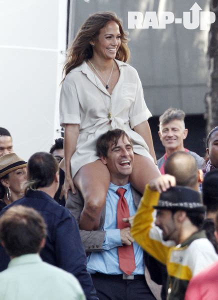 Jennifer Lopez Dances In The Streets In Papi Video