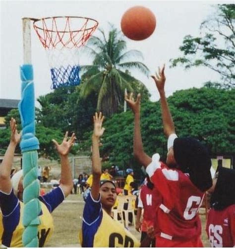 Permainan bola jaring merupakan sukan yang dimainkan dikalangan wanita. .: Peraturan Pertandingan Bola Jaring