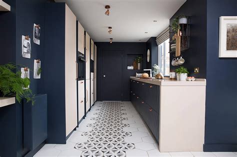 Unique Kitchen Floor Tile Designs: Floor Tile that Enhances the Kitchen