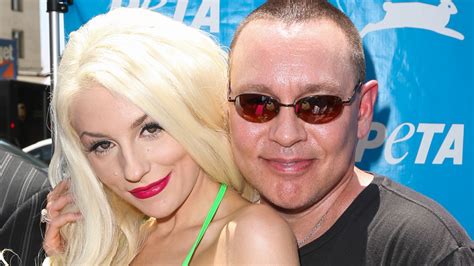 Courtney Stodden Would ‘hide Behind Trash Cans’ In Hollywood From Ex Husband Doug Hutchison Necn