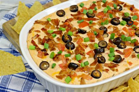 The Yummiest Hot Bacon Cheddar Dip With Cream Cheese