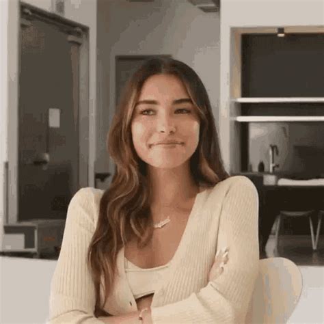 Shy Madison Beer Gif Shy Madison Beer Bustle Discover Share Gifs