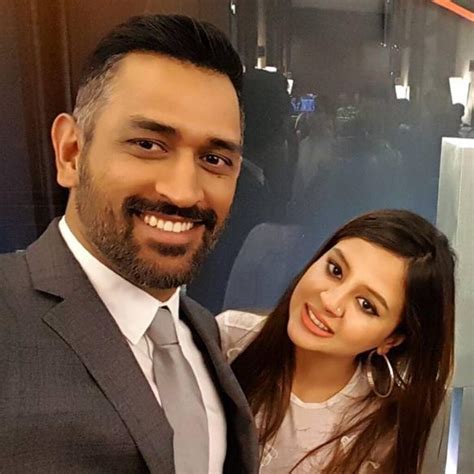 Ms Dhoni And Wife Sakshi Dhoni S Cute Moments