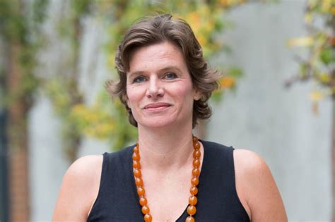 Born in italy, mariana moved to america as a child, when her father accepted a post at princeton university. Mariana Mazzucato eerste keynote spreker IE 2021 ...