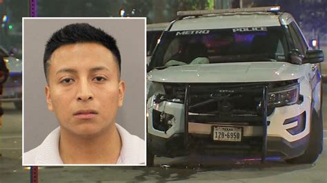 man charged with dwi after running red light hitting officers police abc13 houston