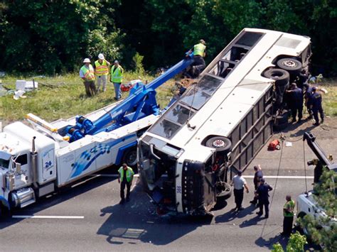 Driver Charged In Va Bus Crash That Killed 4 Hurt Dozens Cbs News