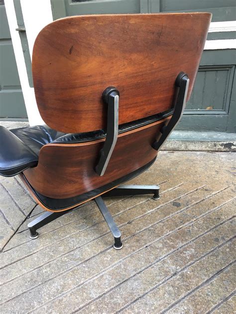Designed by charles and ray eames in 1956 for herman miller, the eames lounge chair is made of three curved plywood shells for the. Charles Eames for Herman Miller Lounge Chair in Rosewood ...