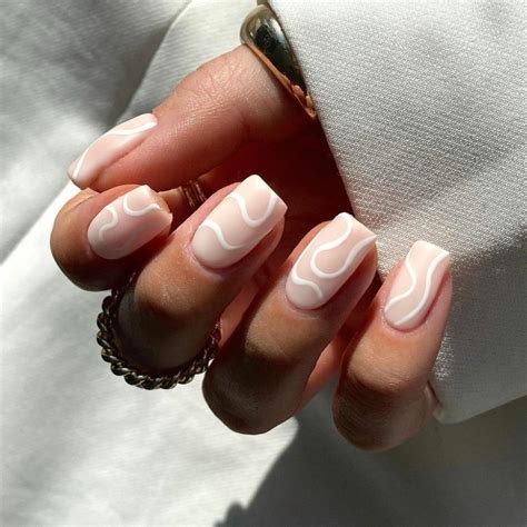 The Coolest White Nails To Try This Season Stylegps Simple Nails
