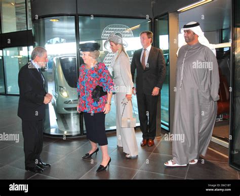 Dr Sultan Ahmed Al Jaber Leading Queen Beatrix And Princess Maxima And