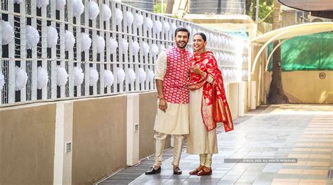 Deepika Padukone And Ranveer Singh Share Pictures From Their Sindhi Wedding Ceremony The Etimes