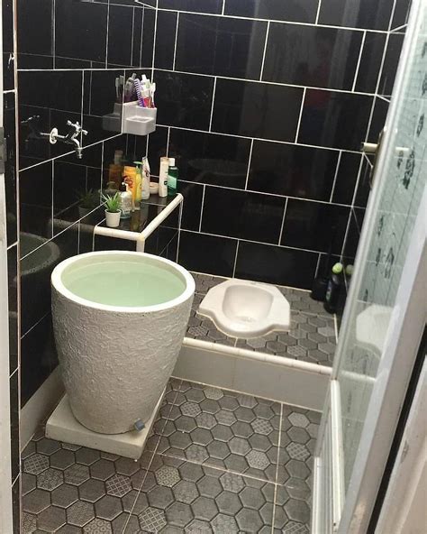 9 desain kamar mandi minimalis 2x3 meter dengan kloset jongkok cocok untuk rumah kecil