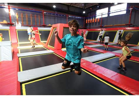 Mr. Fly Trampoline Park: diversión en La Feliz | Caras