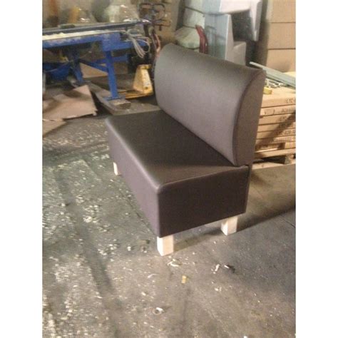 3 mm peint sur zinc. banquette pied bois banquette restaurant pied bois sur ...