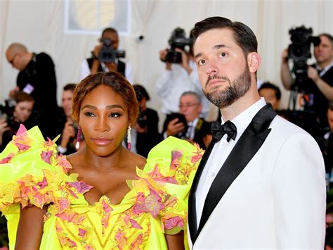 Alexis ohanian is one of serena williams' biggest supporters. Serena William's husband never learnt how to properly wash ...