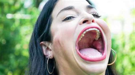 samantha ramsdell wins guinness record for the world s largest mouth gape of a female