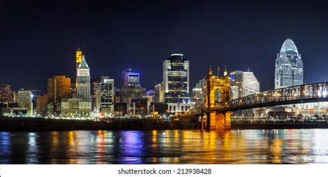 495 Imágenes De Cincinnati Skyline Night Imágenes Fotos Y Vectores