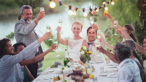 8 Meaningful Ways To Remember Loved Ones at Your Wedding