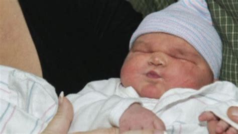 Big Baby Massachusetts Mum Gives Birth To 145 Pound Little Girl Youtube
