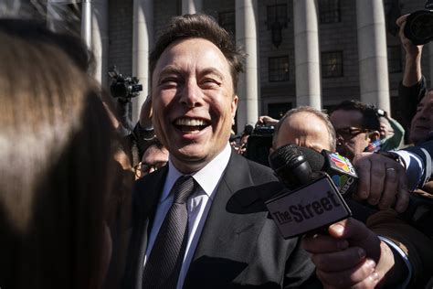 How come elon musk is so obsessed with mars? Elon Musk calls Jeff Bezos a copycat on Twitter