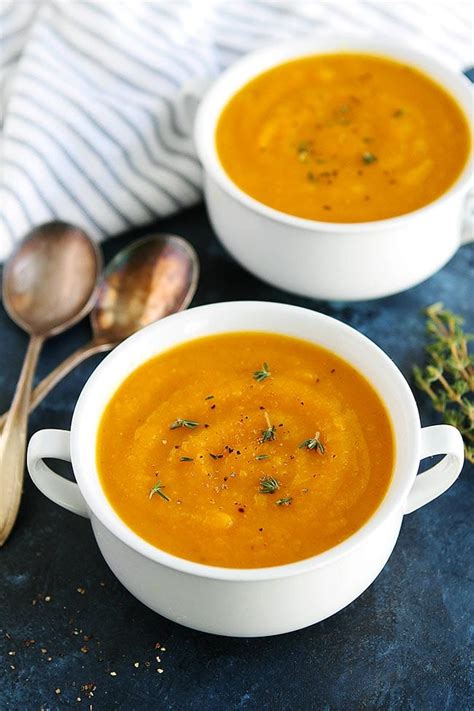 This simple homemade butternut squash soup is the best i've ever tasted! Easy Butternut Squash Soup {Healthy} - Two Peas & Their Pod