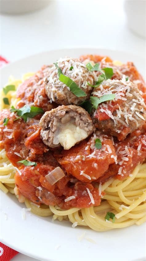 Btw untuk spaghetti salted egg ok sedap. Spaghetti dan Bola-bola Daging isi Keju | Resep | Resep ...
