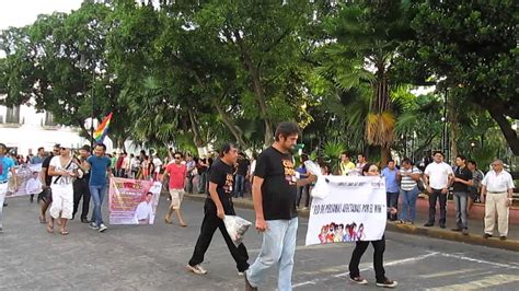 El año pasado fue la primera vez que la marcha del orgullo se llevó a cabo de manera remota en el perú y este año debido a la segunda ola de la pandemia del coronavirus será de igual forma. Marcha LGBT Mérida Yucatán 14 Junio 2014 - 02 - YouTube