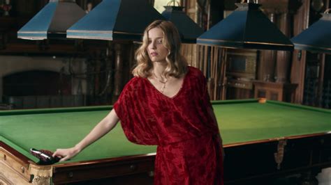La Robe Rouge à Manches Caftan De Grace Annabelle Wallis Dans Peaky Blinders S01e03 Costume