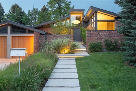 1950s Ranch House With Contemporary Entrance Low Water Garden Hgtvs