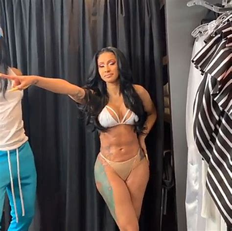 Cardi B Shows Off Her Insane Abs As She Sings In Her Underwear